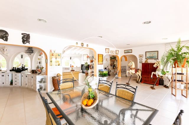 4 soverom Villa til salgs i Santa Ponsa, Calvià med svømmebasseng - € 1 785 000 (Ref: 8718928)