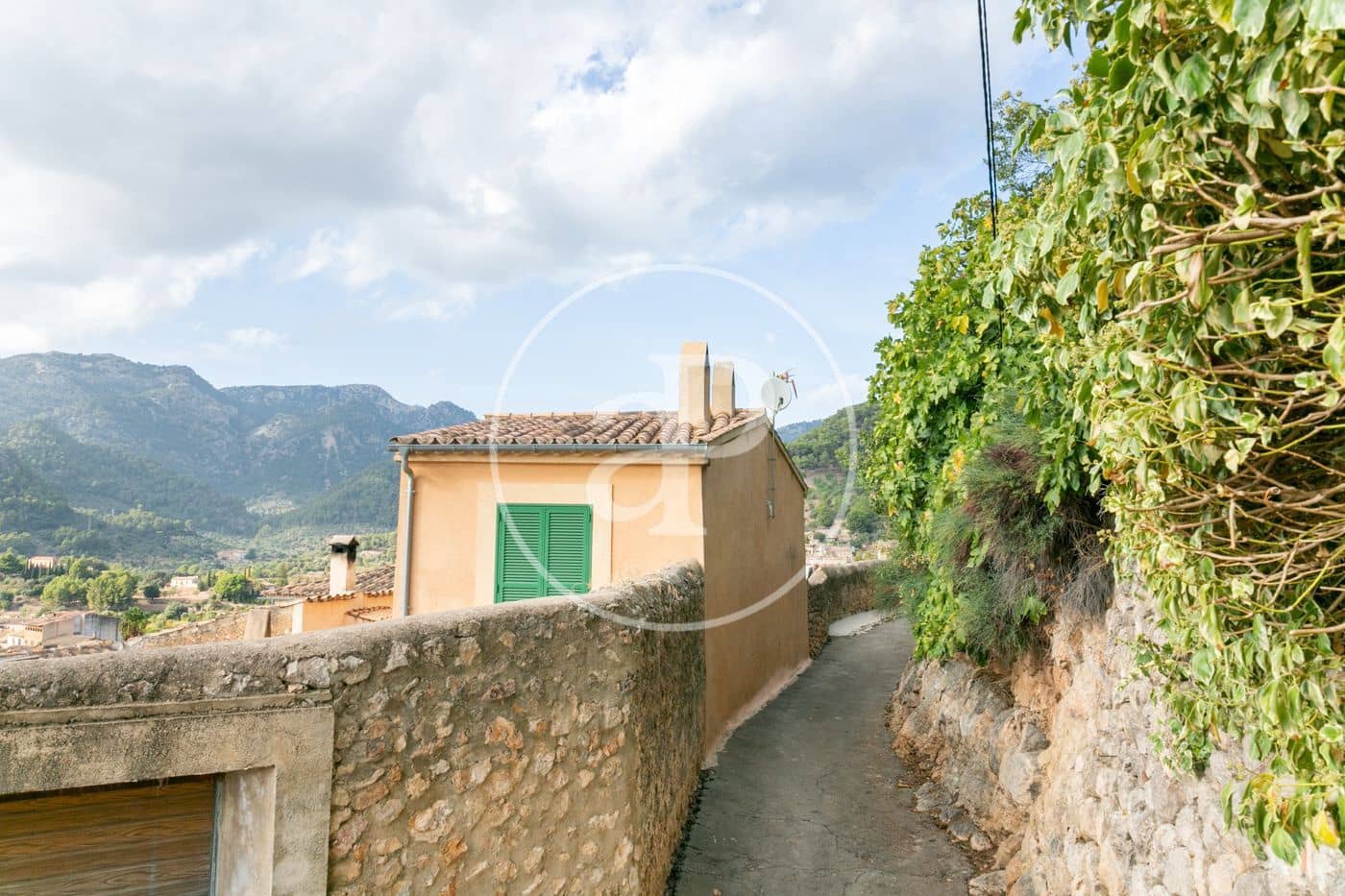 Grunde uden byggetilladelser til salg i Bunyola - € 350.000 (Ref: 8718973)