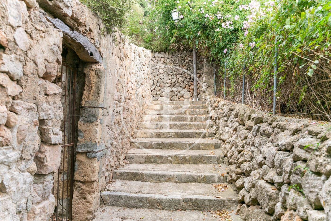 Grunde uden byggetilladelser til salg i Bunyola - € 350.000 (Ref: 8718973)