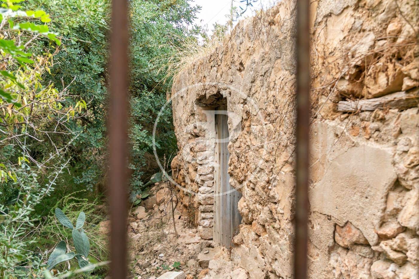 Grunde uden byggetilladelser til salg i Bunyola - € 350.000 (Ref: 8718973)