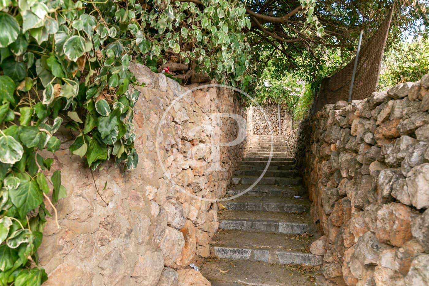 Grunde uden byggetilladelser til salg i Bunyola - € 350.000 (Ref: 8718973)