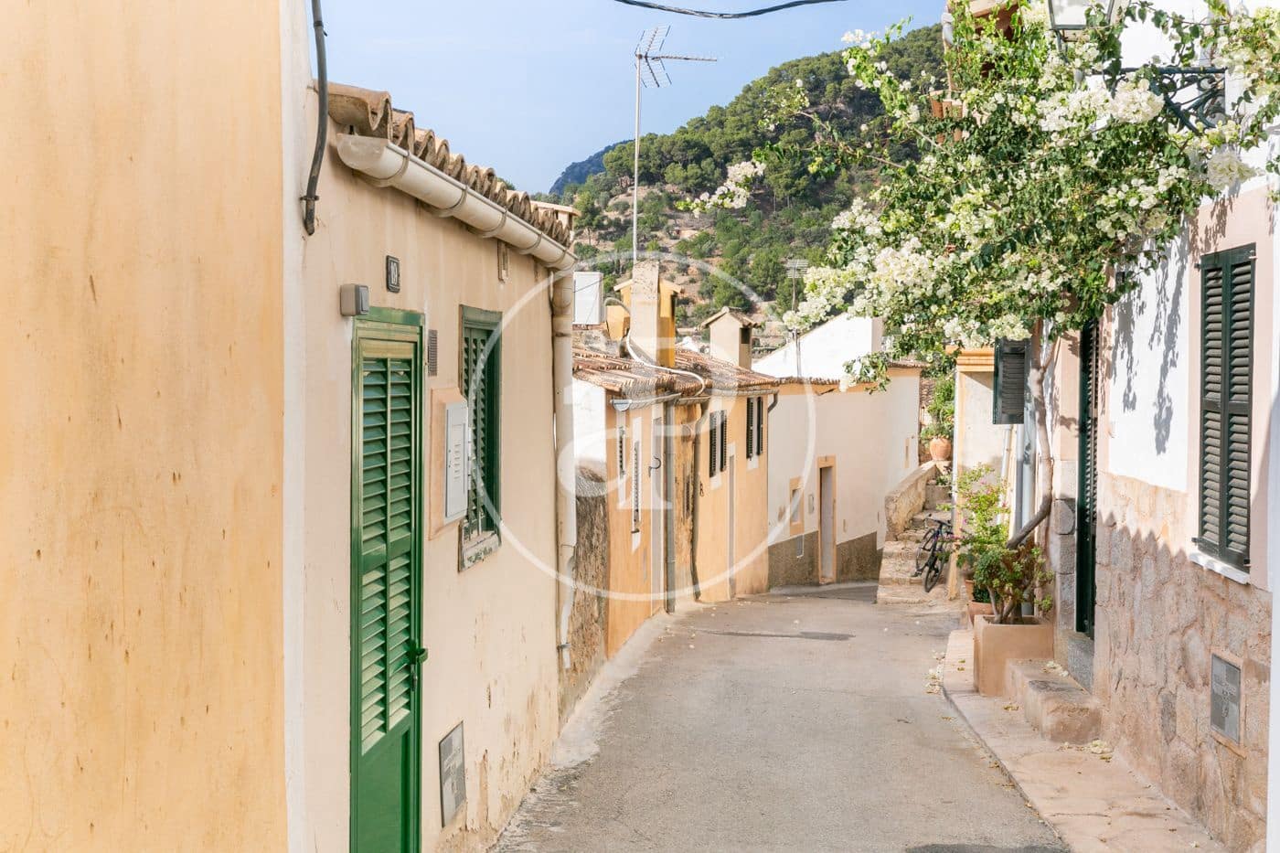 Grunde uden byggetilladelser til salg i Bunyola - € 350.000 (Ref: 8718973)