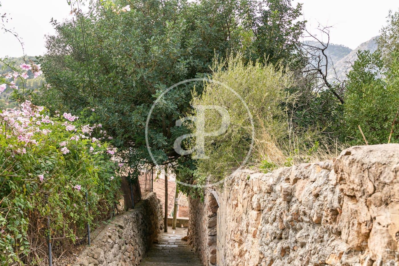 Grunde uden byggetilladelser til salg i Bunyola - € 350.000 (Ref: 8718973)