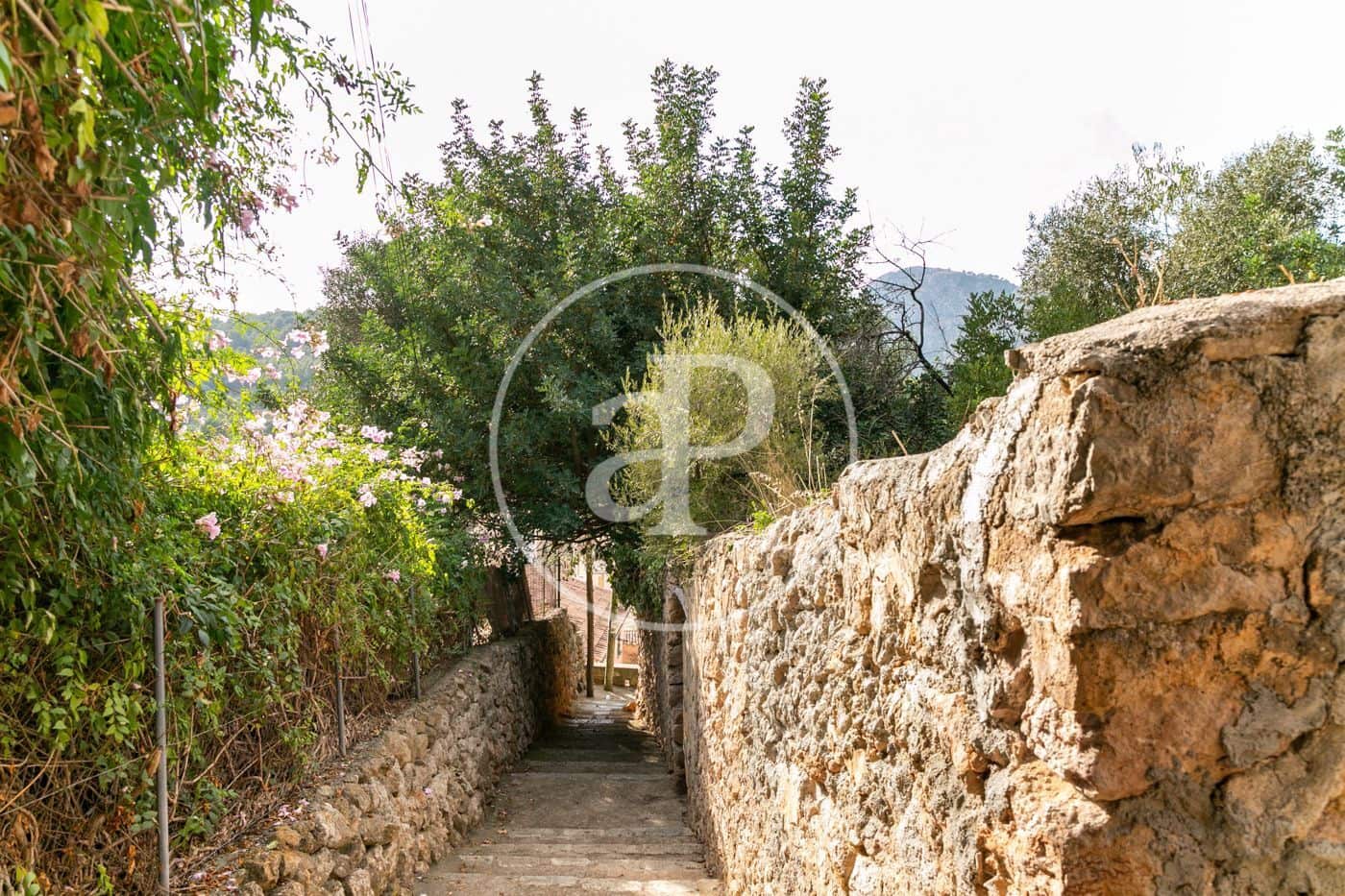 Grunde uden byggetilladelser til salg i Bunyola - € 350.000 (Ref: 8718973)