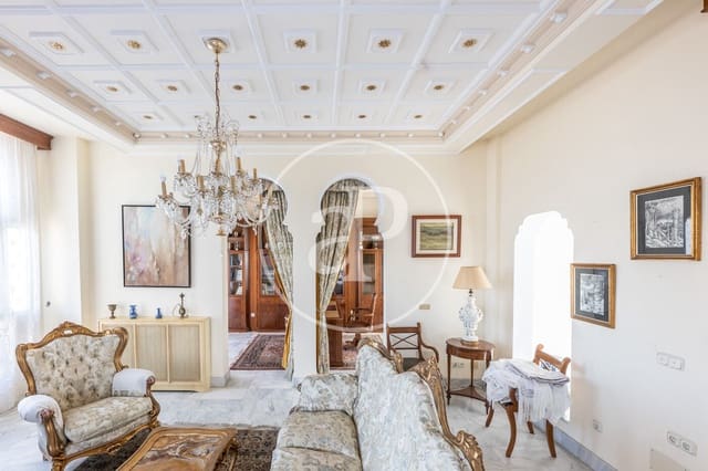 6 bedroom Villa for sale in Portocristo / Port de Manacor, Manacor - € 955,000 (Ref: 8719002)