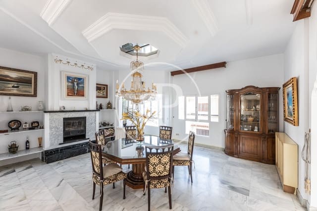 6 bedroom Villa for sale in Portocristo / Port de Manacor, Manacor - € 955,000 (Ref: 8719002)