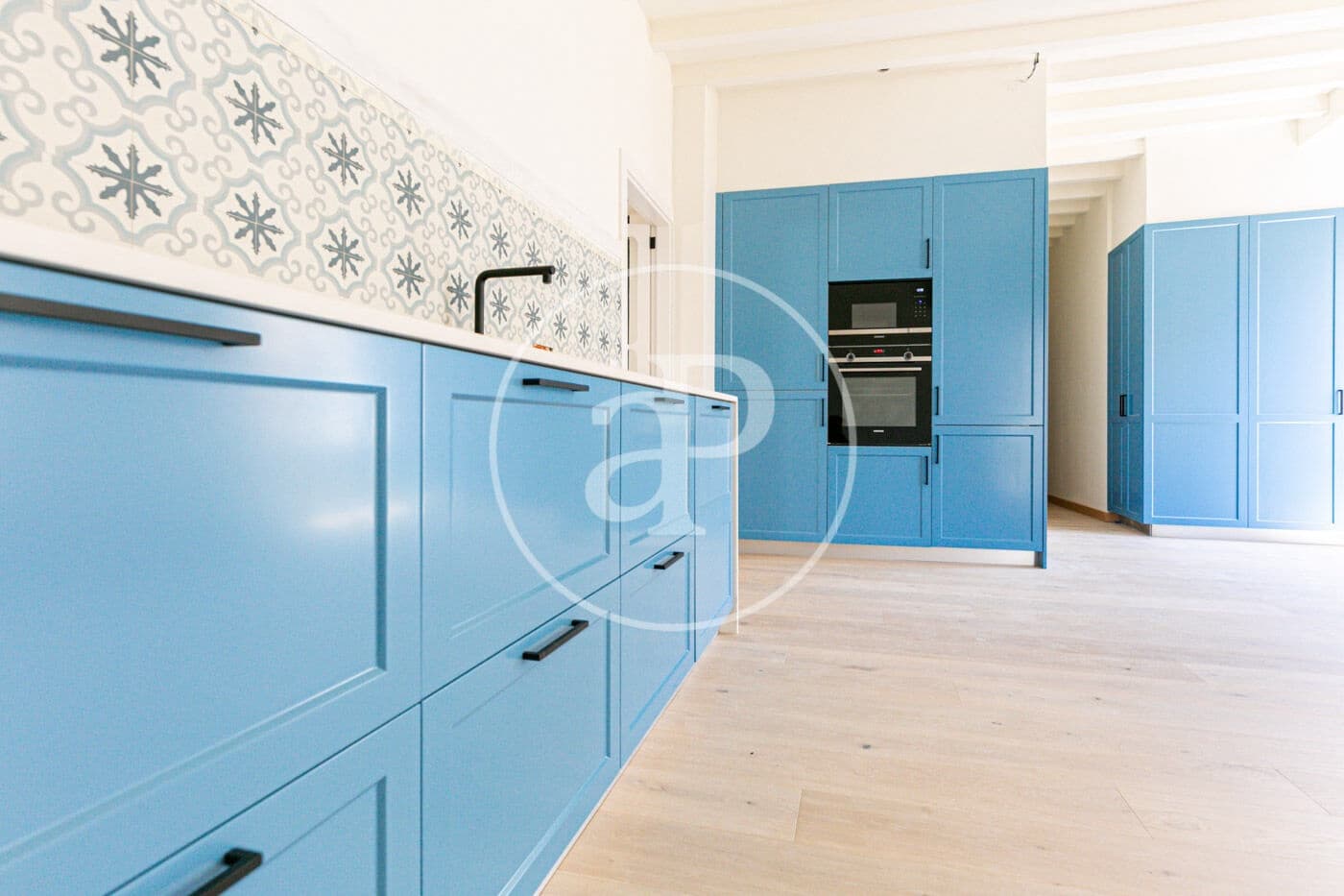 2 slaapkamer Appartement te huur in Palma de Mallorca - € 4.000 (Ref: 8726612)