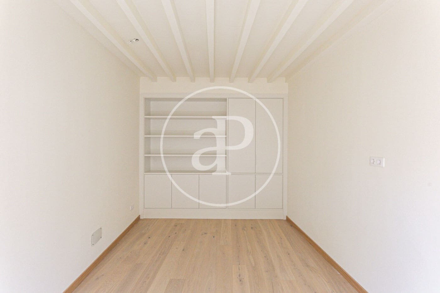 2 slaapkamer Appartement te huur in Palma de Mallorca - € 4.000 (Ref: 8726612)