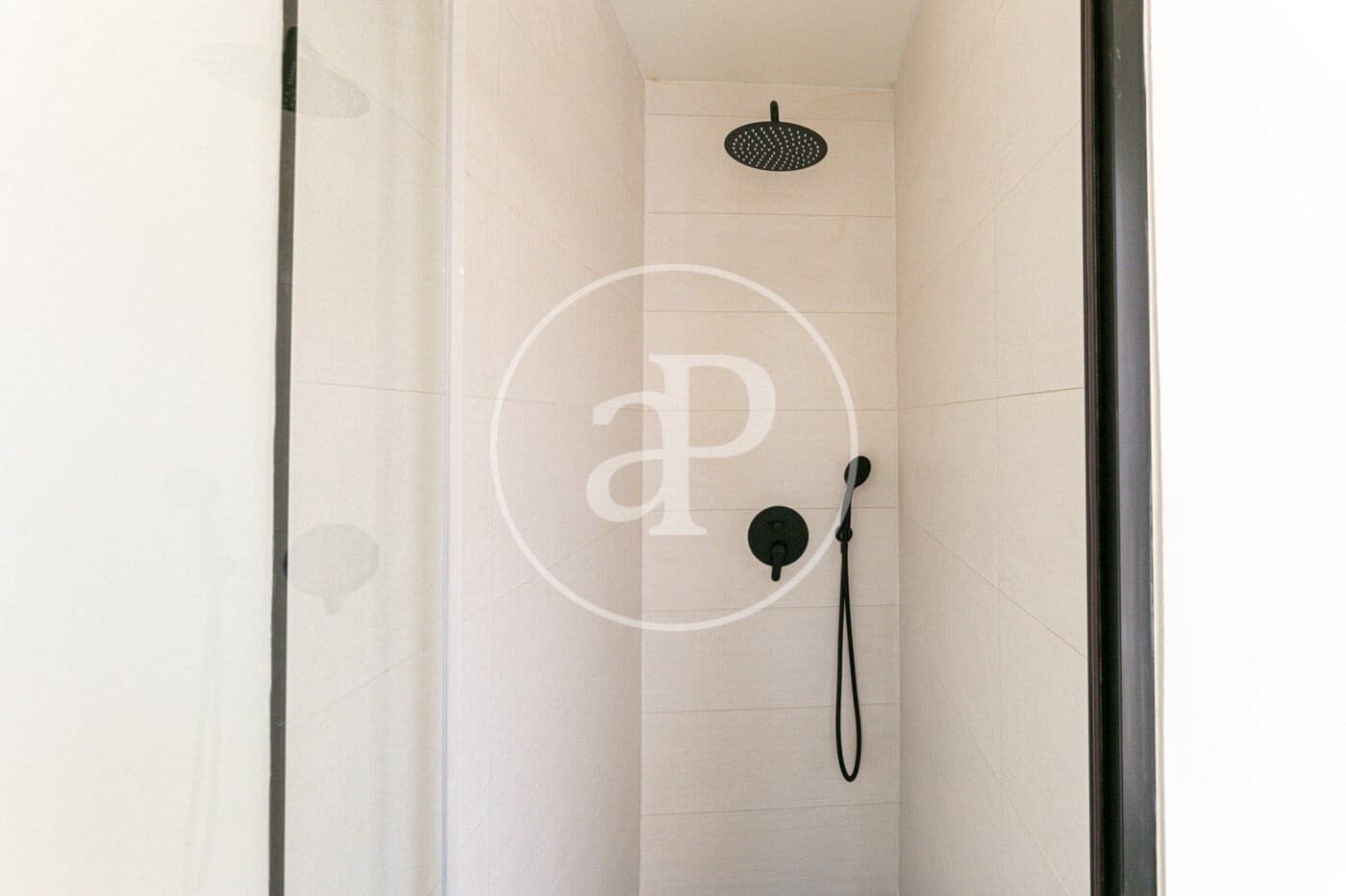 2 slaapkamer Appartement te huur in Palma de Mallorca - € 4.000 (Ref: 8726612)