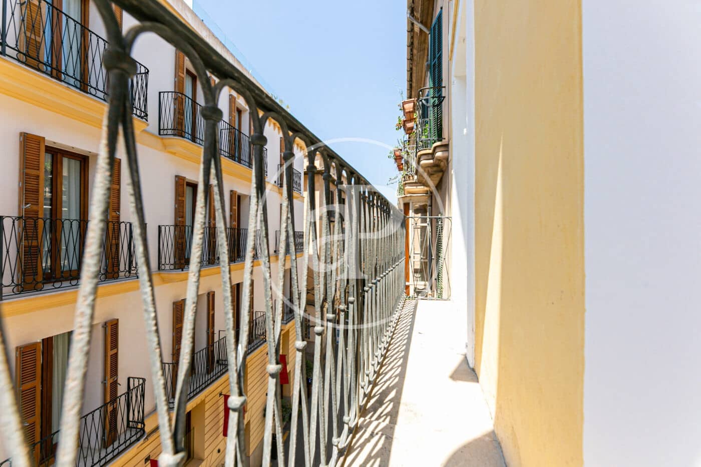 2 slaapkamer Appartement te huur in Palma de Mallorca - € 4.000 (Ref: 8726612)