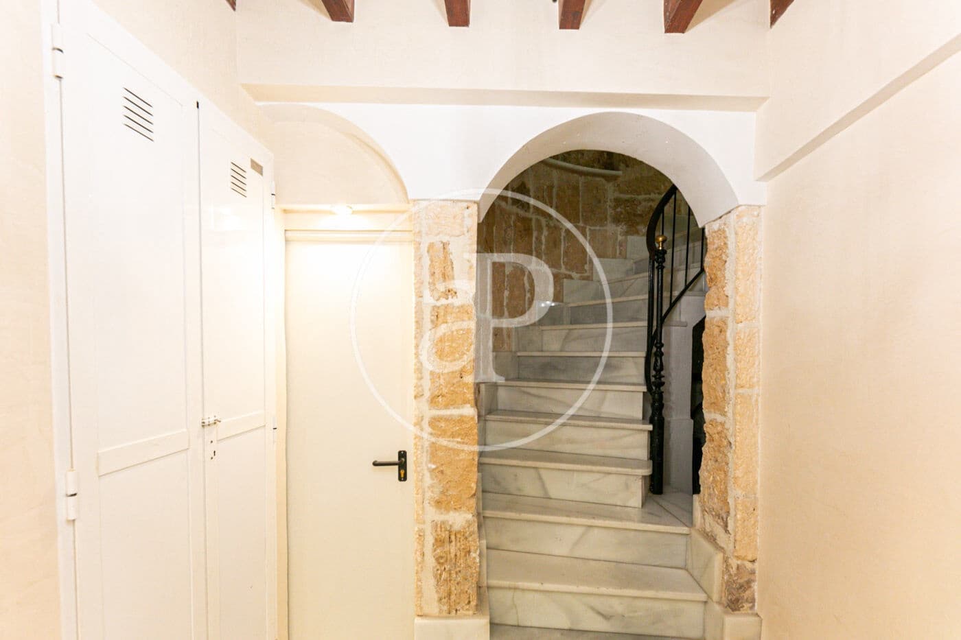 2 slaapkamer Appartement te huur in Palma de Mallorca - € 4.000 (Ref: 8726612)