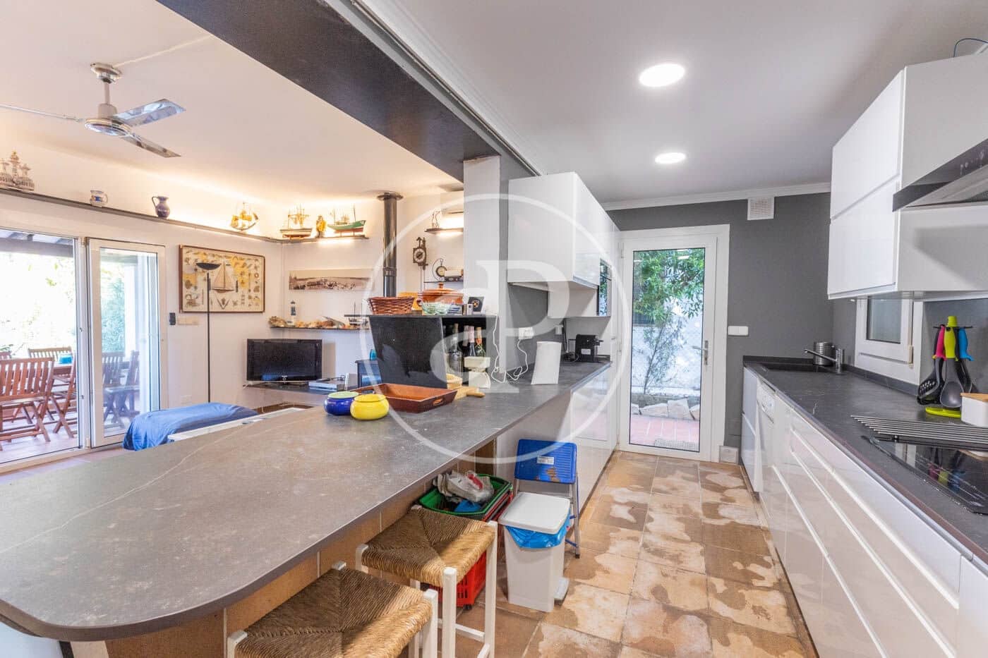 5 bedroom Villa for sale in Portocolom with pool - € 1,950,000 (Ref: 8802106)