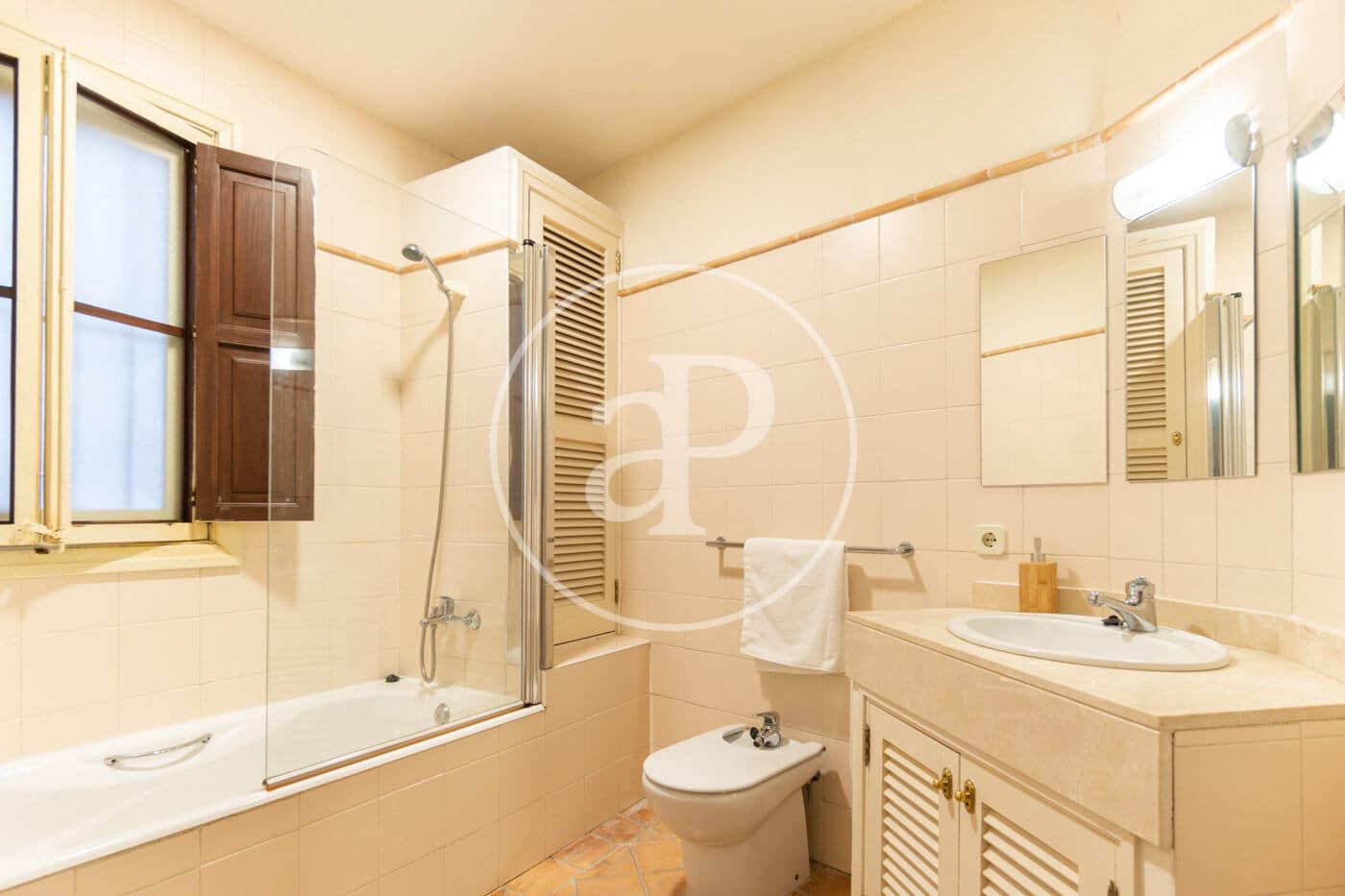 2 bedroom Apartment for rent in Palma de Mallorca - € 2,400 (Ref: 8802107)