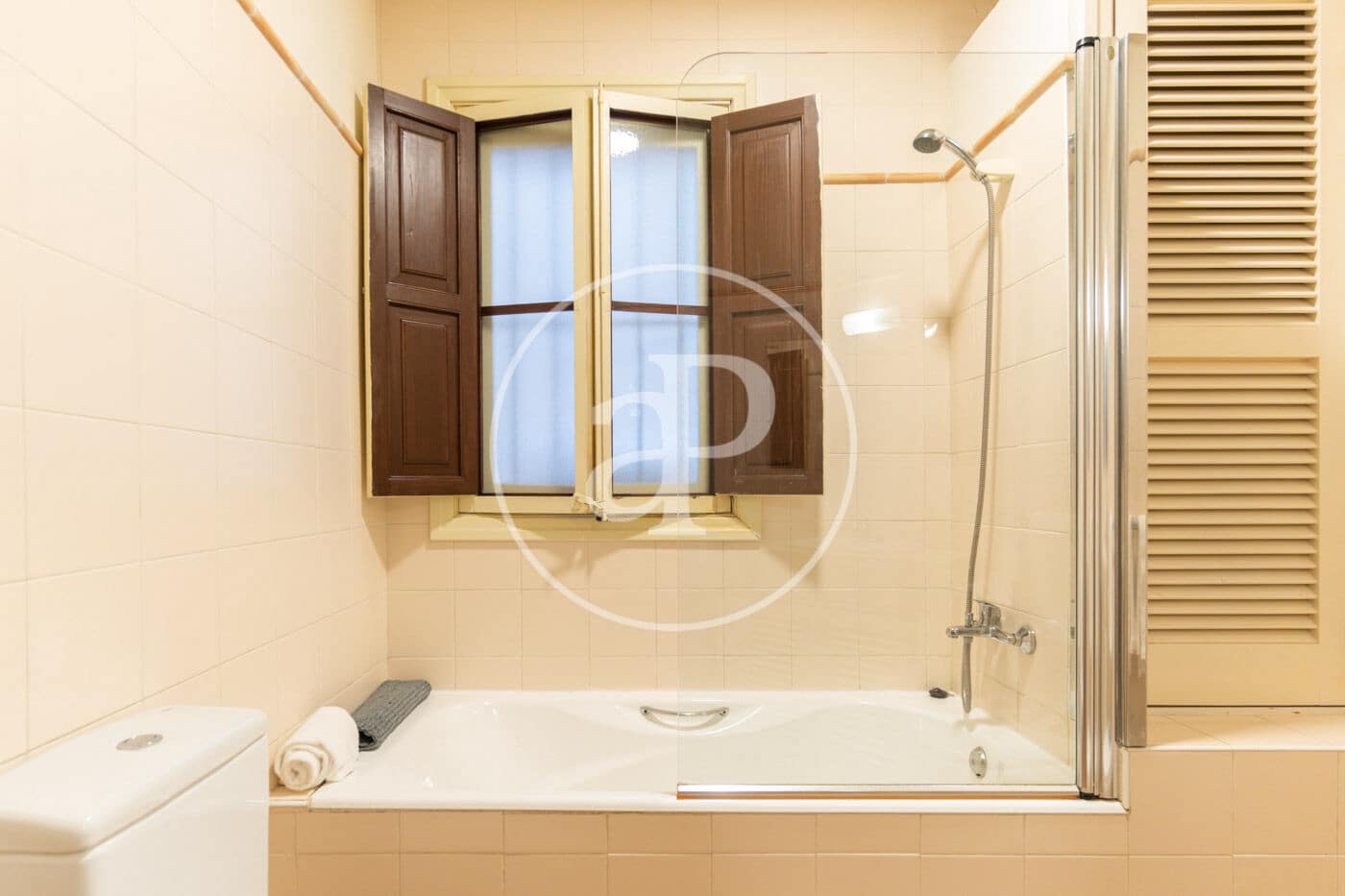 2 bedroom Apartment for rent in Palma de Mallorca - € 2,400 (Ref: 8802107)