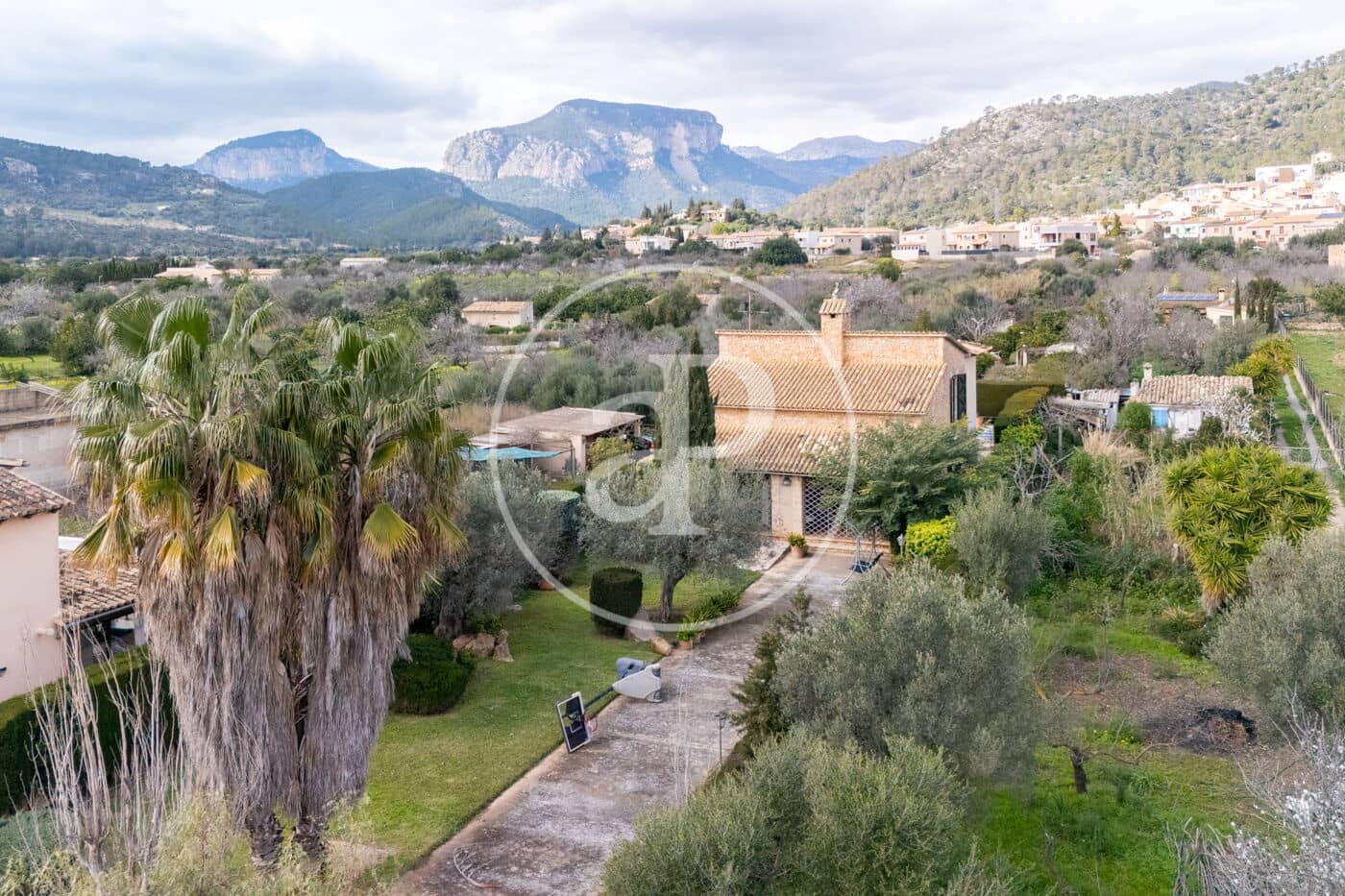 4 soveværelse Villa til salg i Lloseta med swimmingpool - € 780.000 (Ref: 8822400)