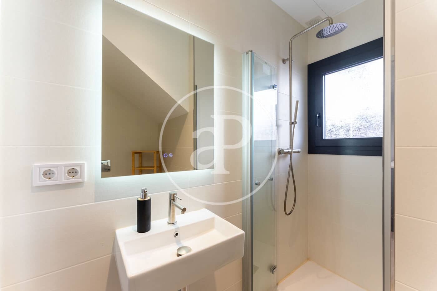 Villa/Maison de 3 chambres à louer à Calas de Mallorca - 3 500 € (Ref: 8825076)