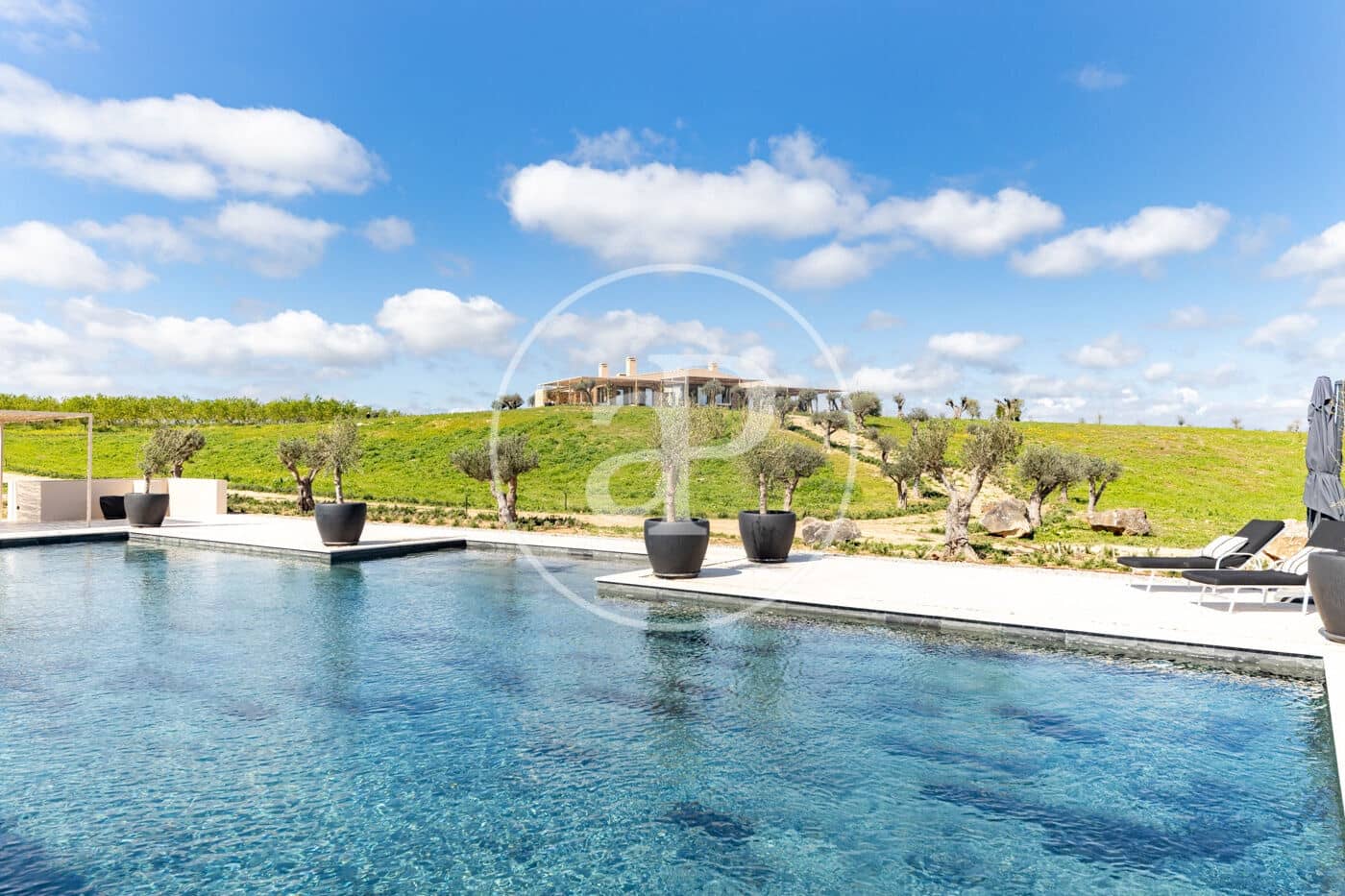 1 chambre Villa/Maison à vendre à Pina avec piscine - 17 500 000 € (Ref: 8915589)