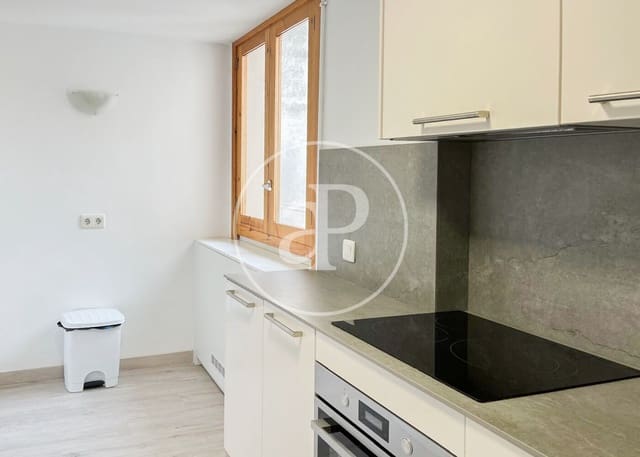 2 bedroom Apartment for rent in El Sindicat, Palma de Mallorca - € 1,800 (Ref: 8932443)