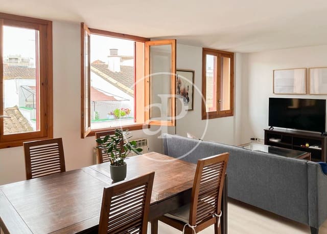 2 bedroom Apartment for rent in El Sindicat, Palma de Mallorca - € 1,800 (Ref: 8932443)