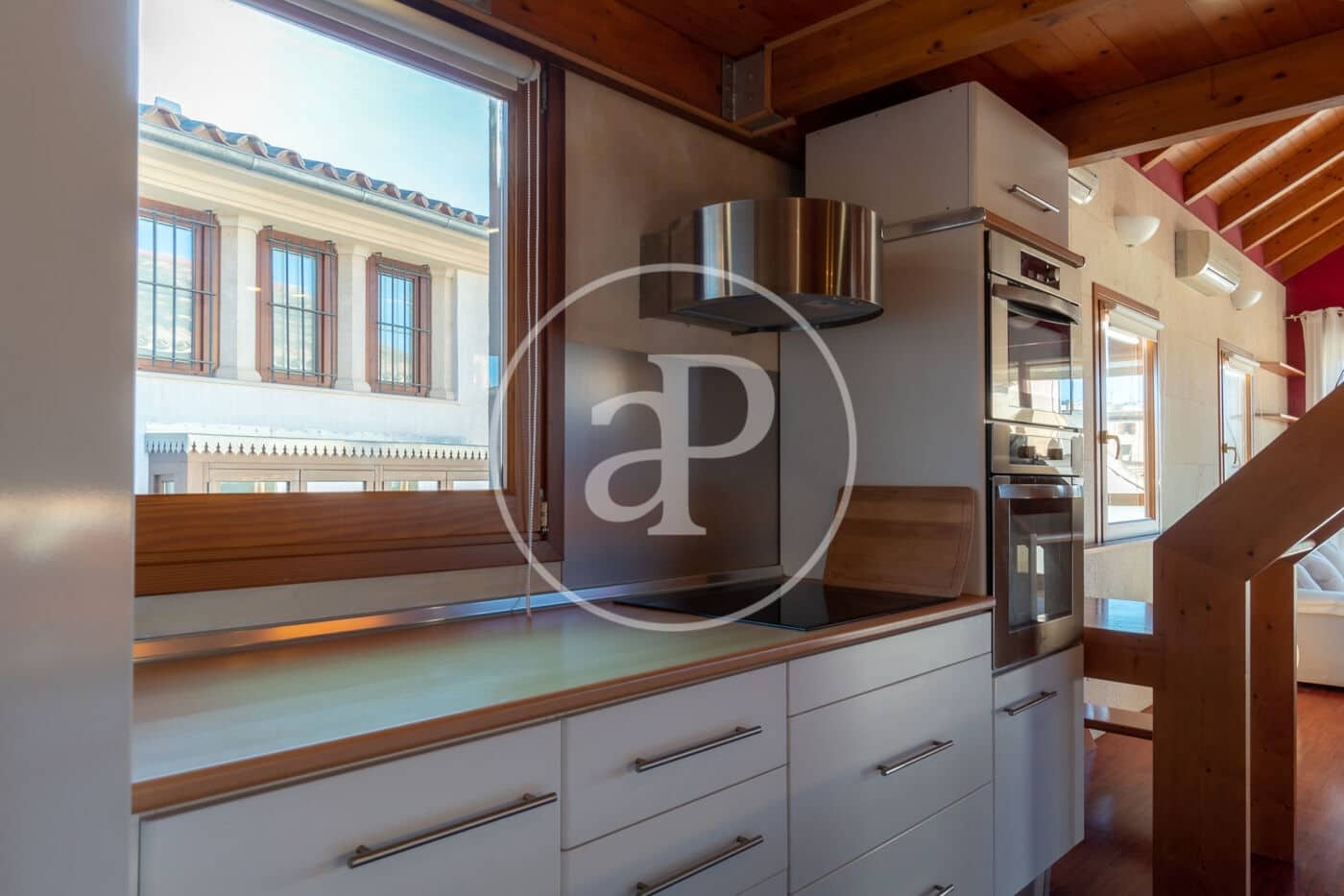 2 slaapkamer Appartement te huur in Palma de Mallorca - € 1.650 (Ref: 8999837)