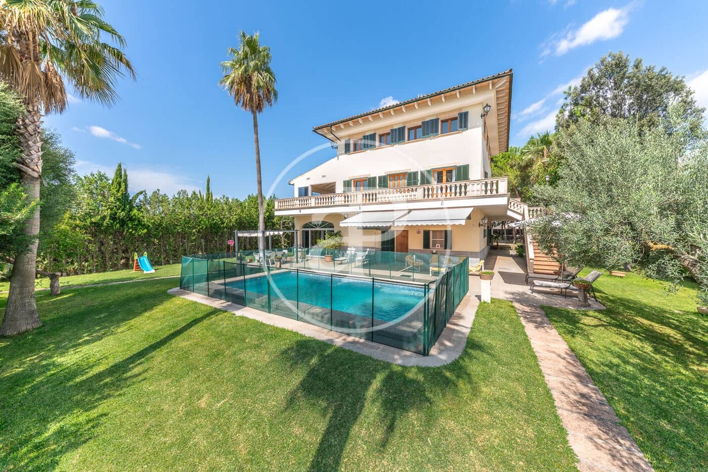 6 soveværelse Villa til salg i Sant Joan med swimmingpool - € 1.495.000 (Ref: 8999874)