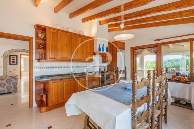 6 soveværelse Villa til salg i Sant Joan med swimmingpool - € 1.495.000 (Ref: 8999874)