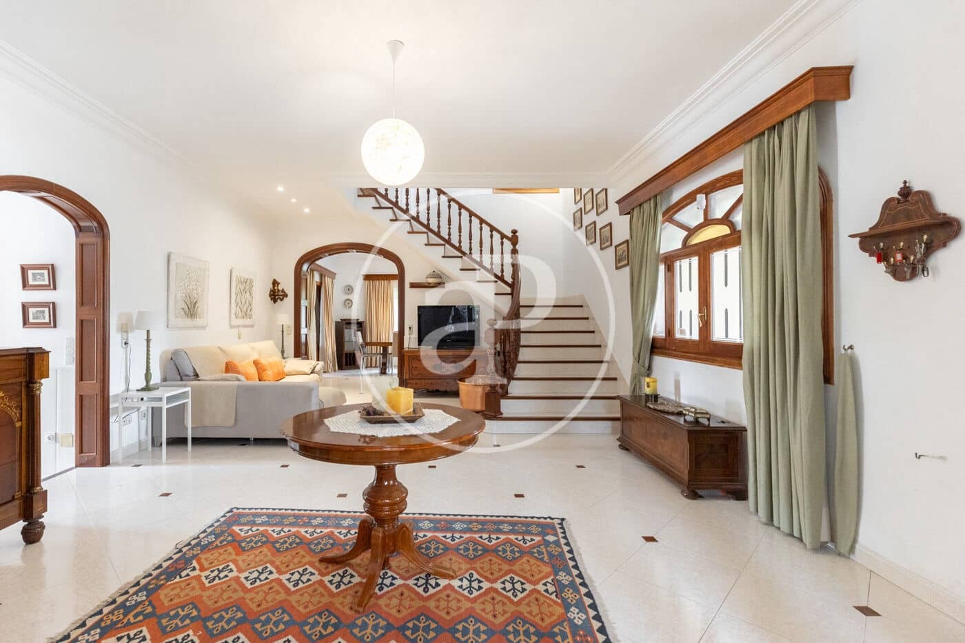 6 soveværelse Villa til salg i Sant Joan med swimmingpool - € 1.495.000 (Ref: 8999874)