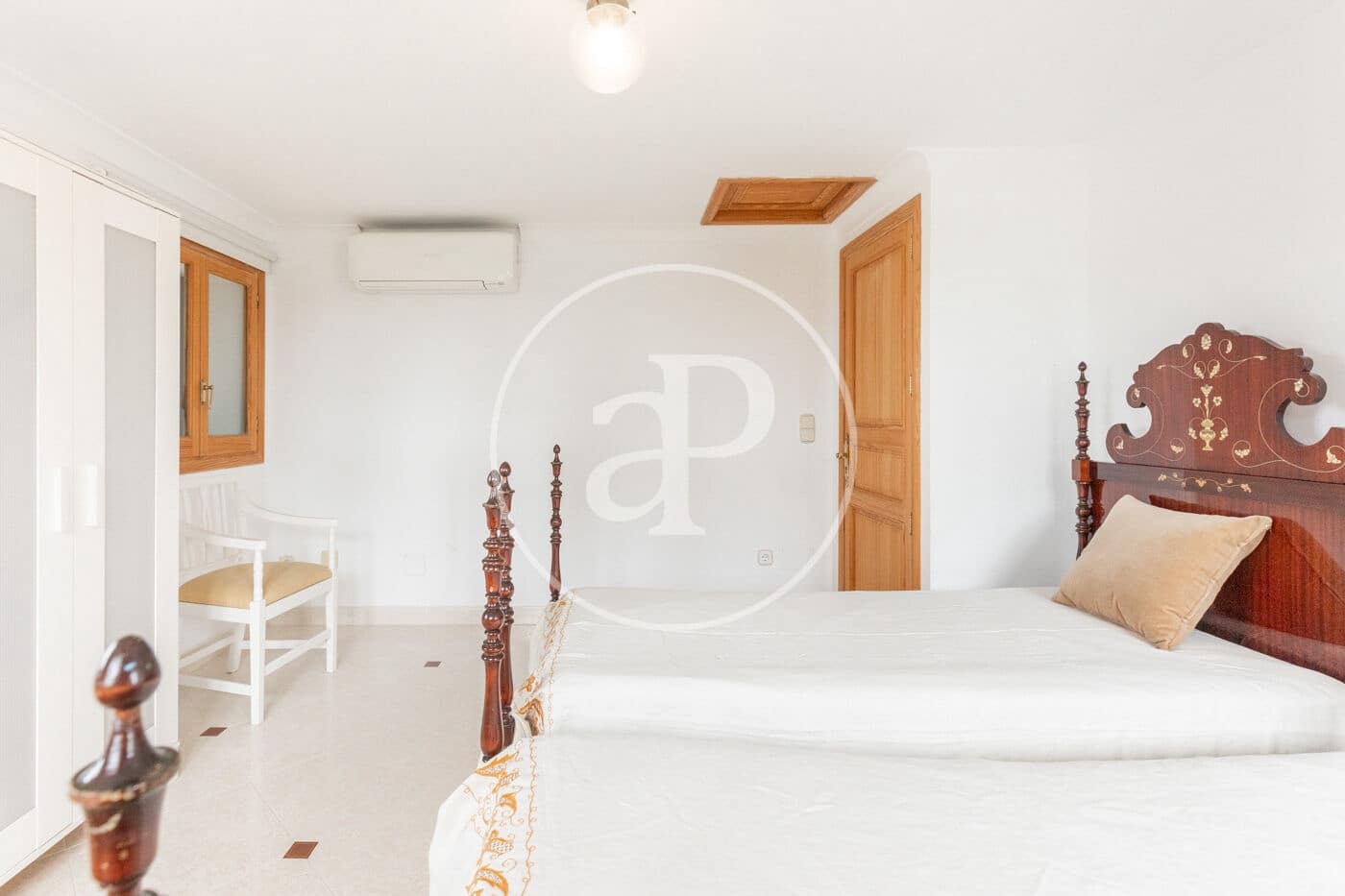 6 soveværelse Villa til salg i Sant Joan med swimmingpool - € 1.495.000 (Ref: 8999874)