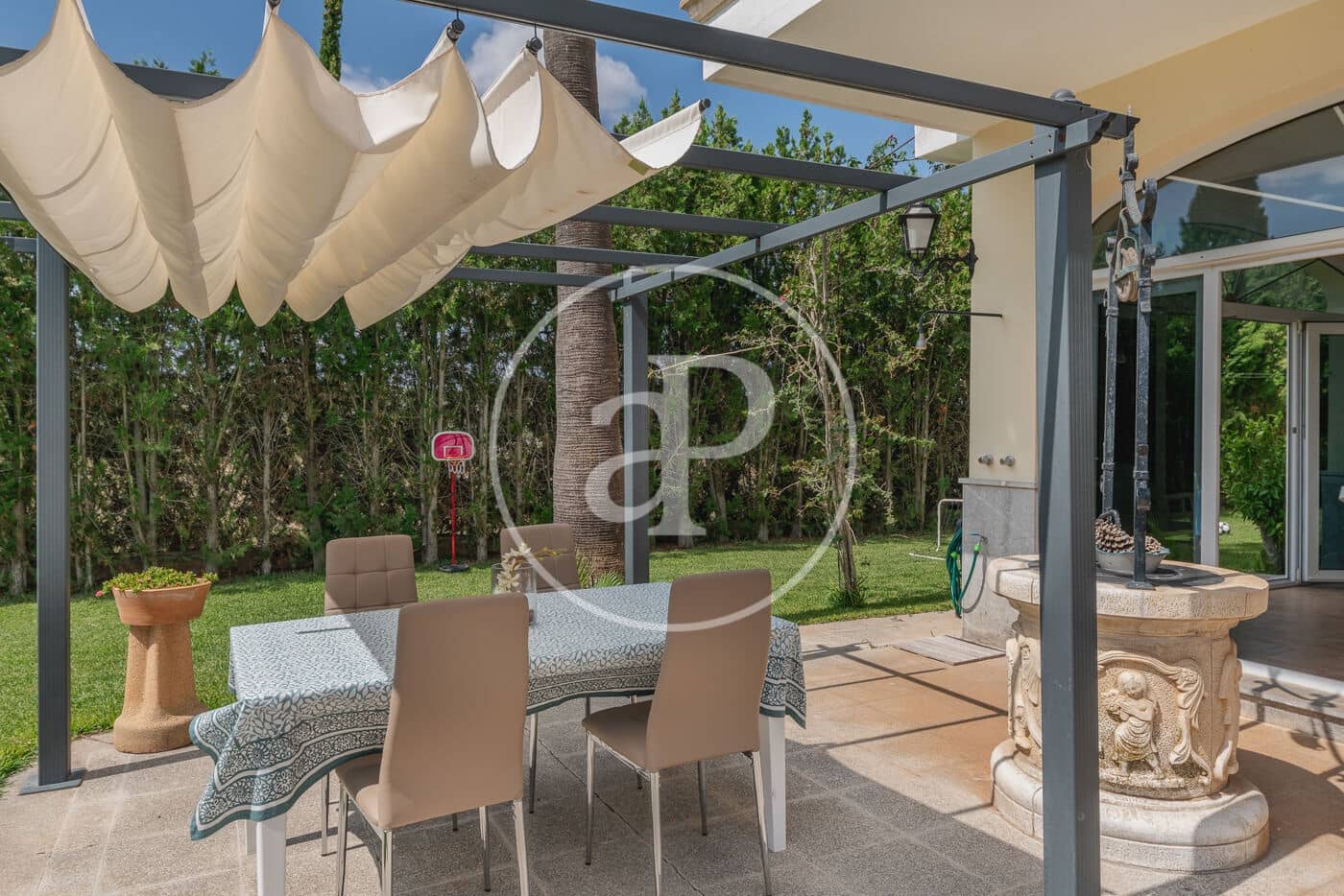 6 soveværelse Villa til salg i Sant Joan med swimmingpool - € 1.495.000 (Ref: 8999874)