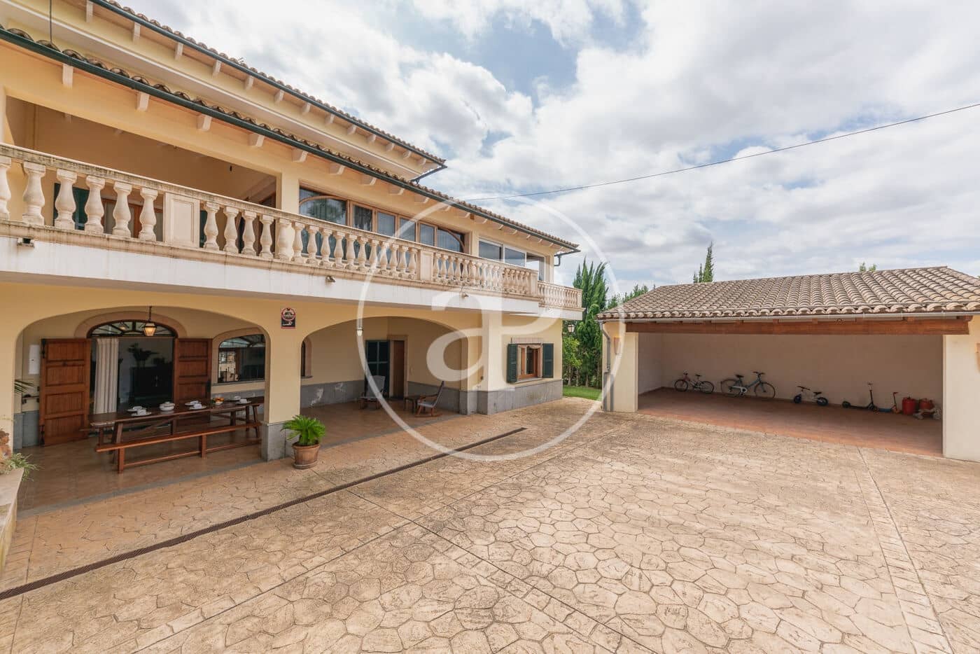 6 soveværelse Villa til salg i Sant Joan med swimmingpool - € 1.495.000 (Ref: 8999874)