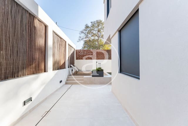 Apartament na sprzedaż w Palma de Mallorca z basenem - 1 420 000 € (Ref: 8999921)