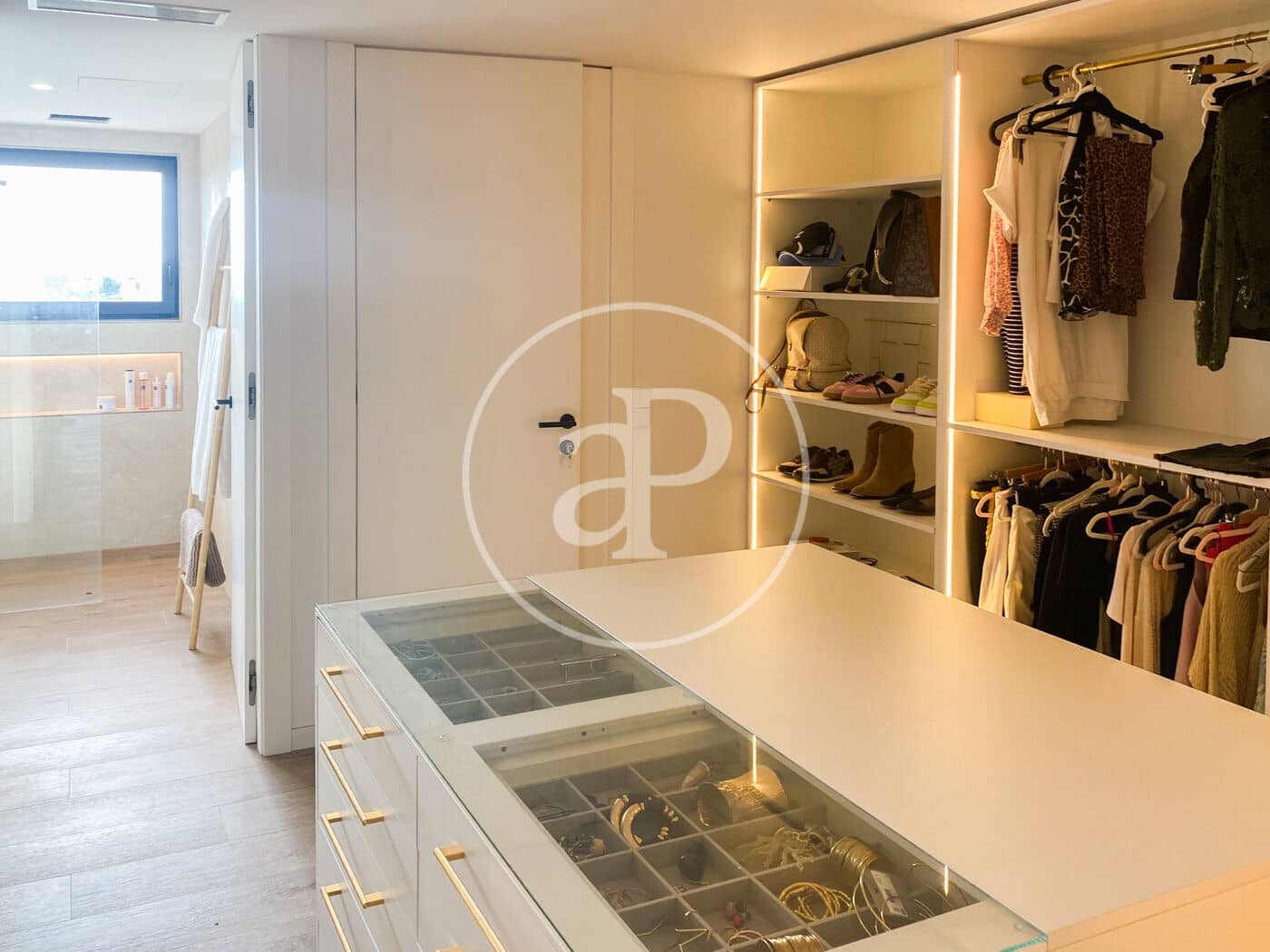 4 soveværelse Lejlighed til salg i Palmanyola med swimmingpool - € 1.950.000 (Ref: 9012625)