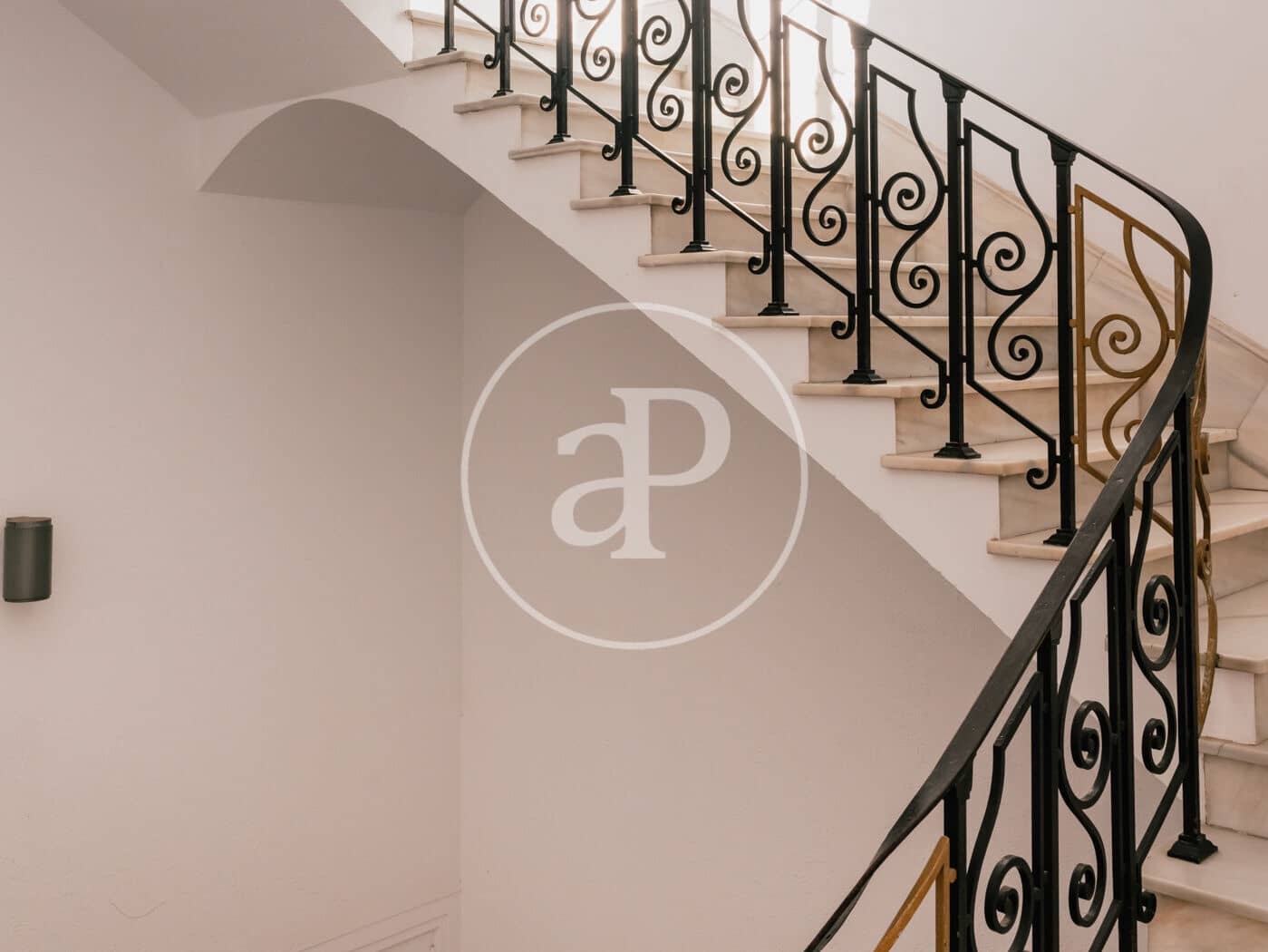 3 bedroom Apartment for sale in Palma de Mallorca - € 985,000 (Ref: 9069081)