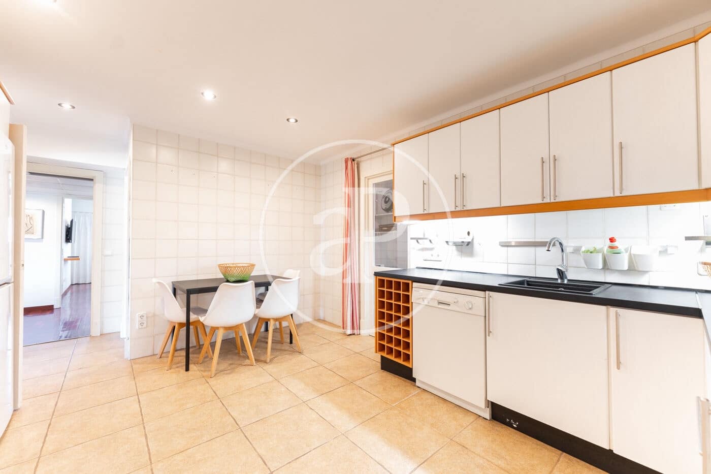 4 slaapkamer Appartement te huur in Palma de Mallorca - € 2.200 (Ref: 9091864)