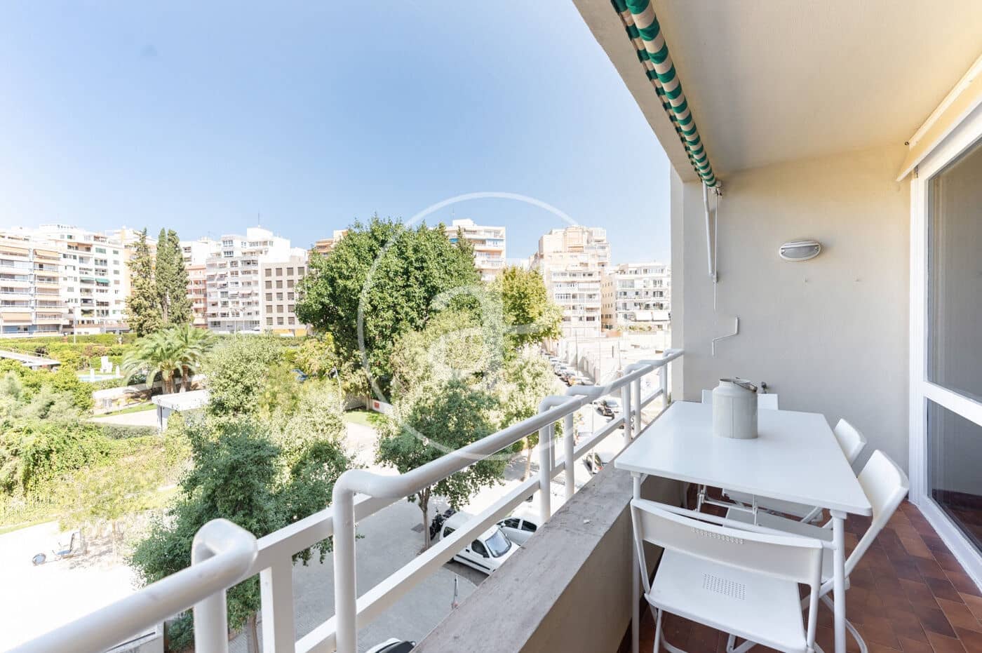 4 slaapkamer Appartement te huur in Palma de Mallorca - € 2.200 (Ref: 9091864)
