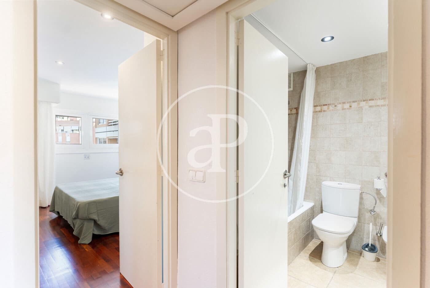 4 slaapkamer Appartement te huur in Palma de Mallorca - € 2.200 (Ref: 9091864)