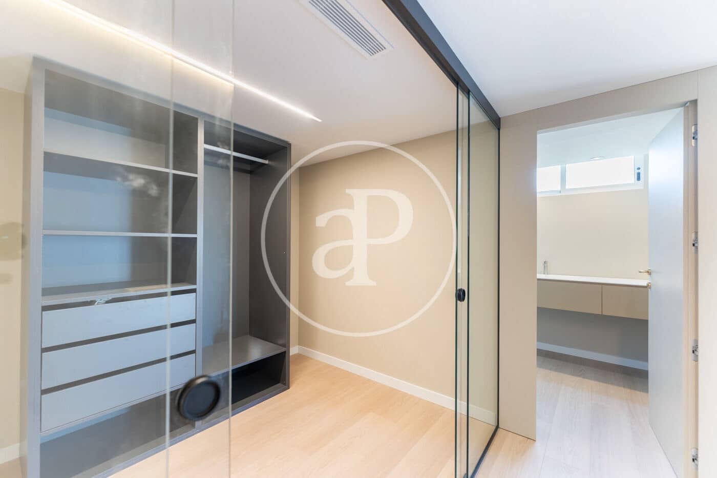 Appartement de 3 chambres à louer à Palma de Mallorca avec garage - 3 500 € (Ref: 9091864)