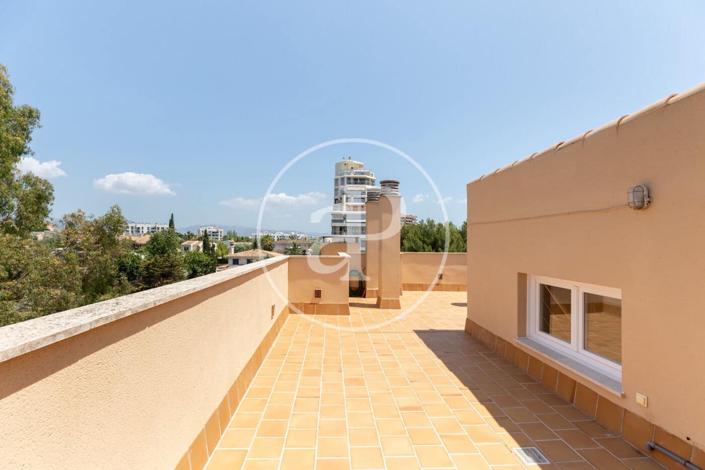 3 bedroom Apartment for rent in Palma de Mallorca - € 2,000 (Ref: 9118973)