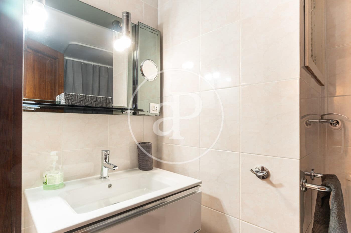 Appartement de 3 chambres à louer à Palma de Mallorca - 2 000 € (Ref: 9129972)