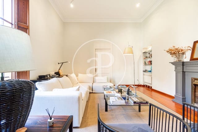 Apartamento de 6 habitaciones en Plaça dels Patins, Palma de Mallorca en alquiler con garaje - 3.800 € (Ref: 9142863)