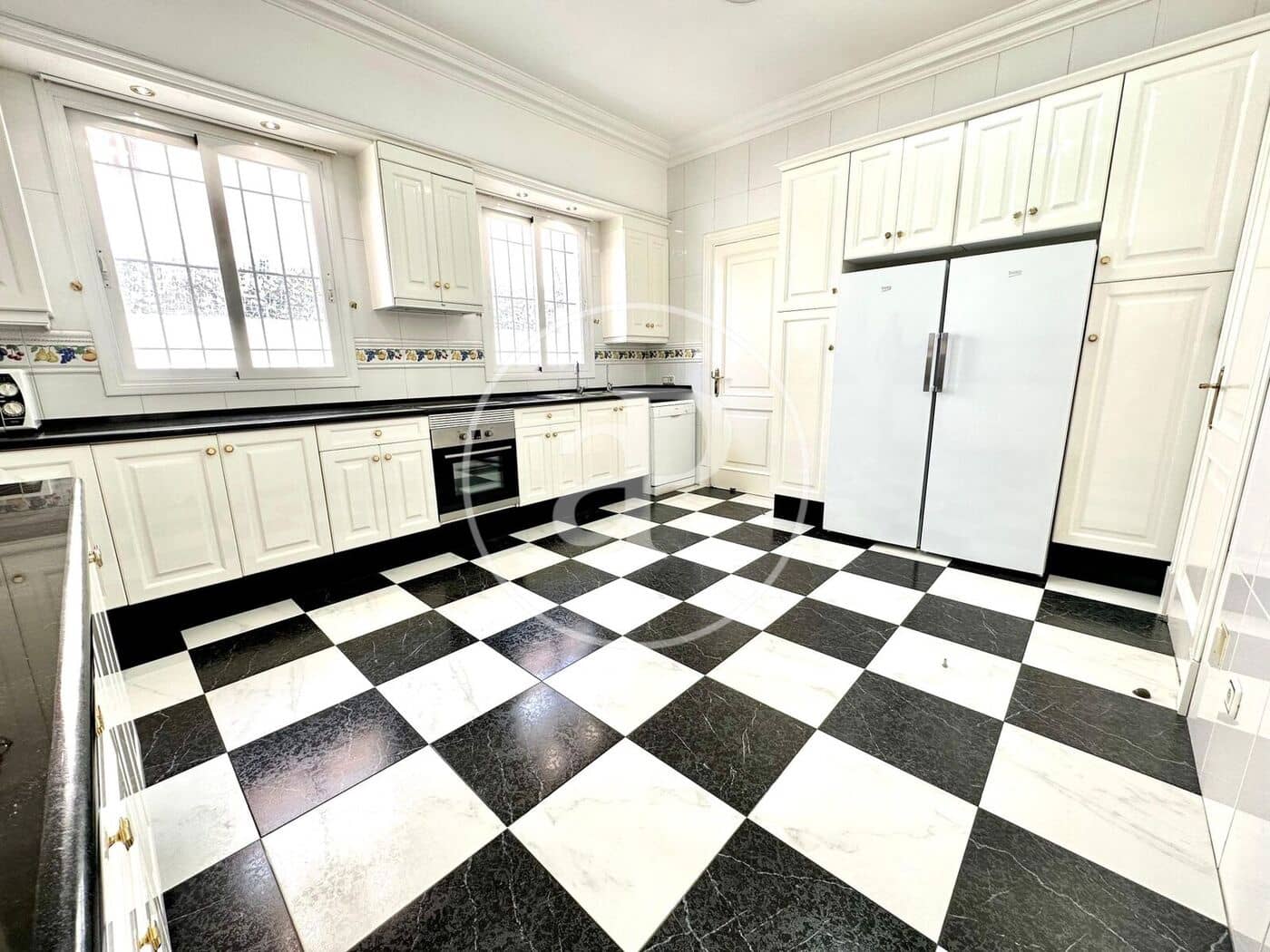 5 bedroom Villa for rent in Calvia with pool - € 8,500 (Ref: 9192571)