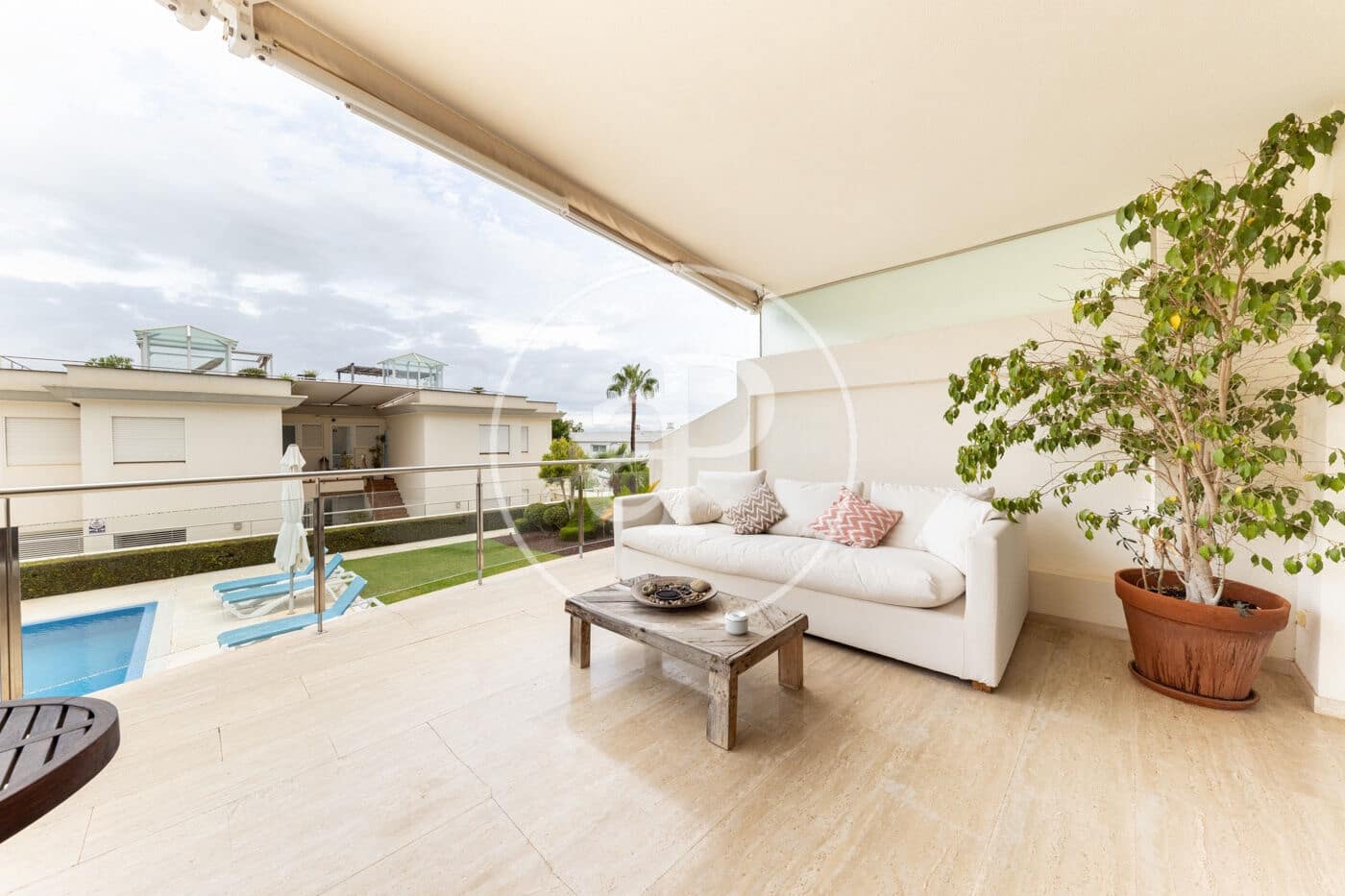 3 soverom Leilighet til leie i Llucmajor med svømmebasseng - € 3 800 (Ref: 9232916)