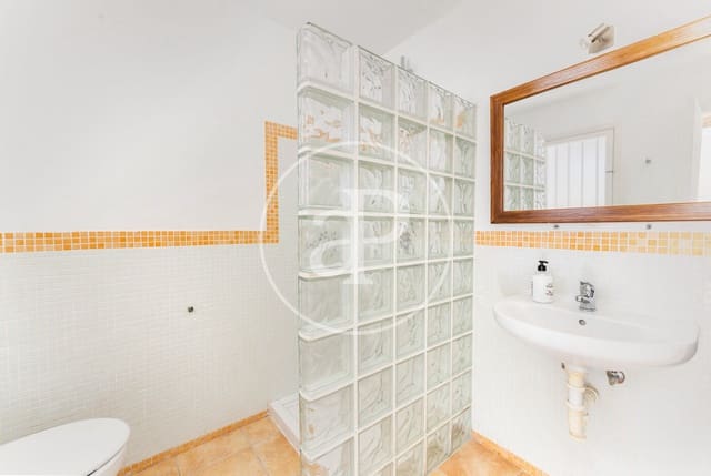 5 soveværelse Villa til salg i Sant Joan - € 495.000 (Ref: 9240426)