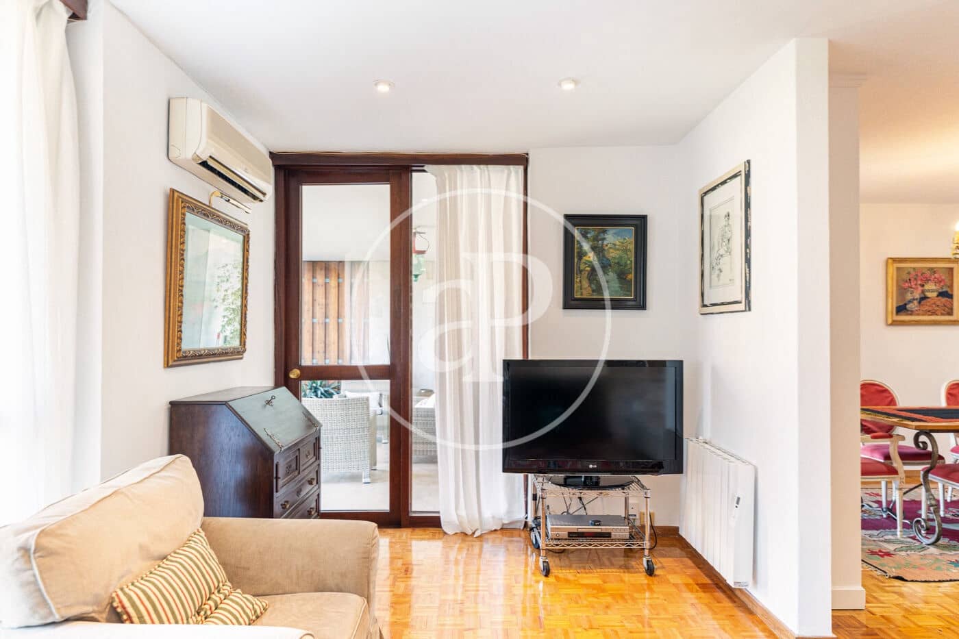 3 slaapkamer Appartement te huur in Palma de Mallorca met garage - € 3.200 (Ref: 9303548)