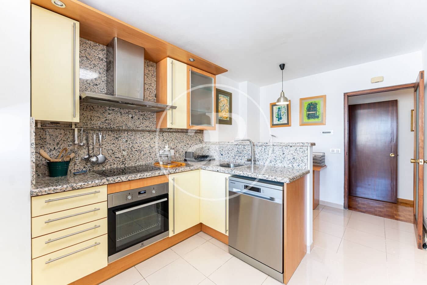 3 slaapkamer Appartement te huur in Palma de Mallorca met garage - € 3.200 (Ref: 9303548)