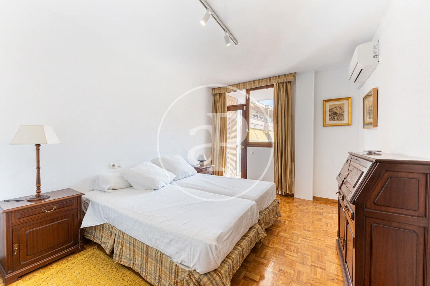 3 slaapkamer Appartement te huur in Palma de Mallorca met garage - € 3.200 (Ref: 9303548)