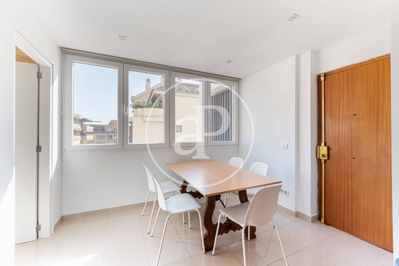 3 slaapkamer Appartement te huur in Palma de Mallorca met garage - € 3.200 (Ref: 9303548)