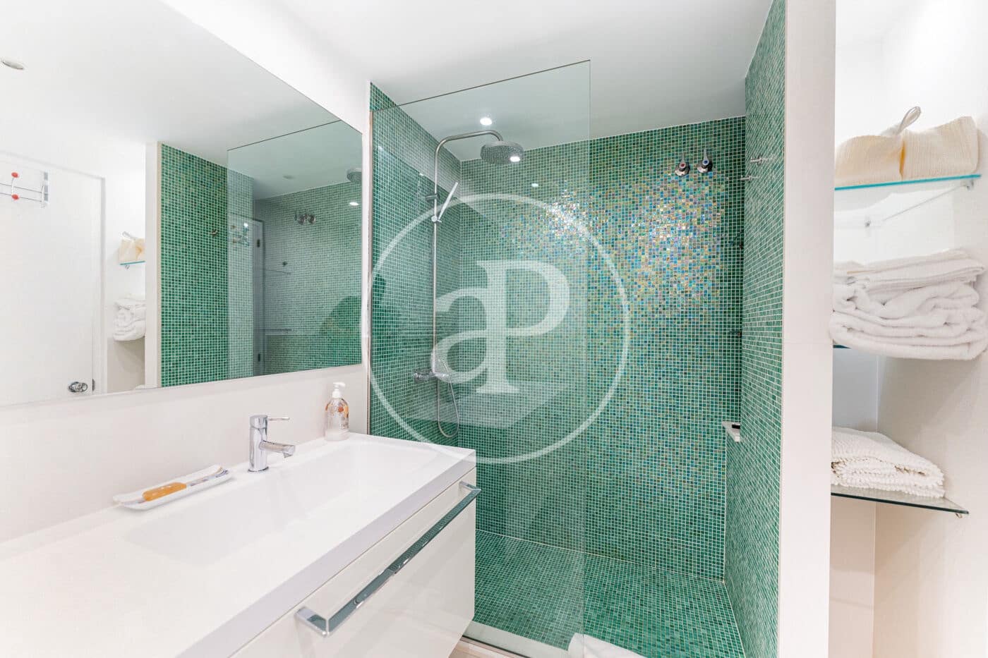 3 slaapkamer Appartement te huur in Palma de Mallorca met garage - € 3.200 (Ref: 9303548)