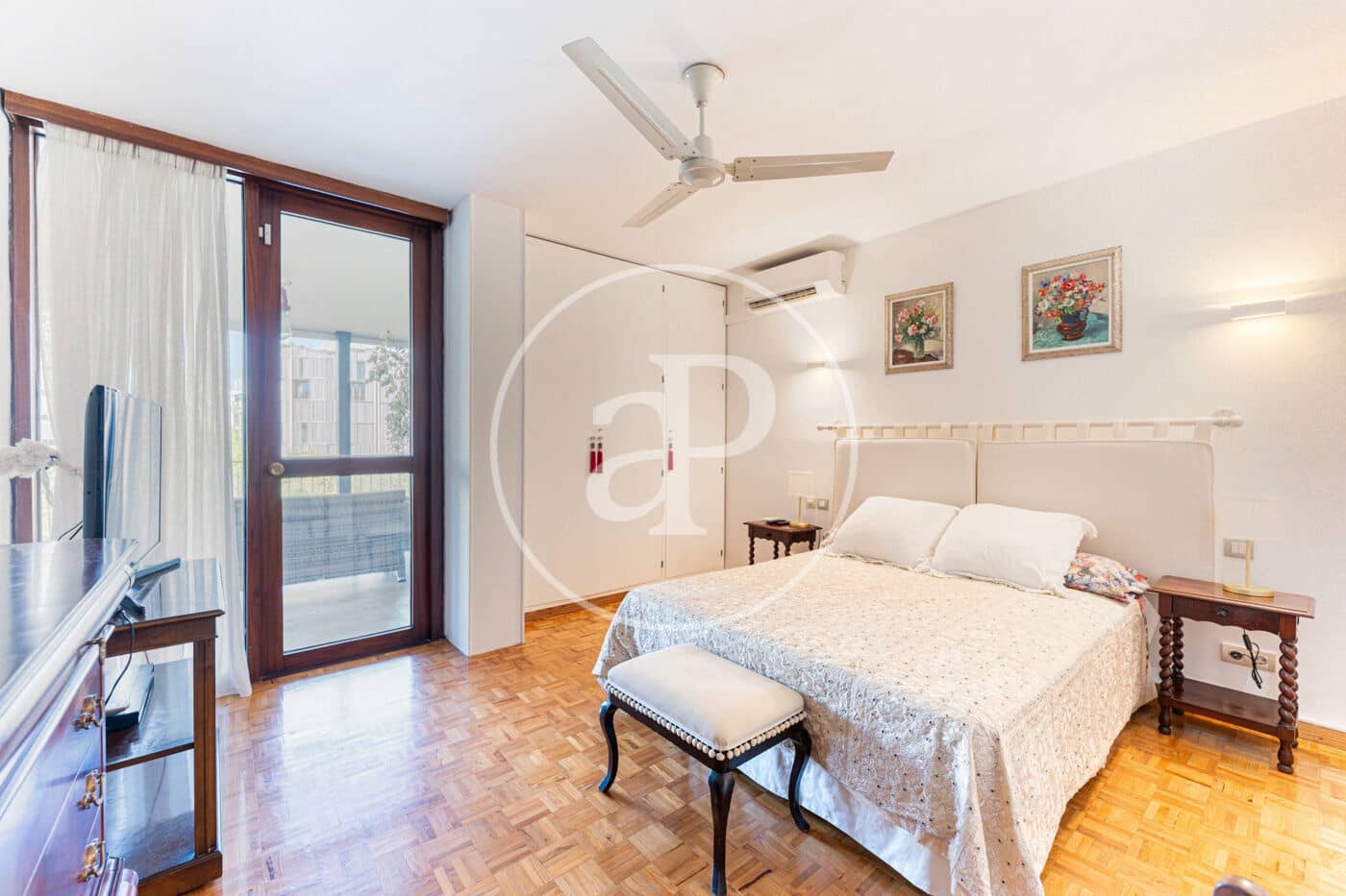3 slaapkamer Appartement te huur in Palma de Mallorca met garage - € 3.200 (Ref: 9303548)