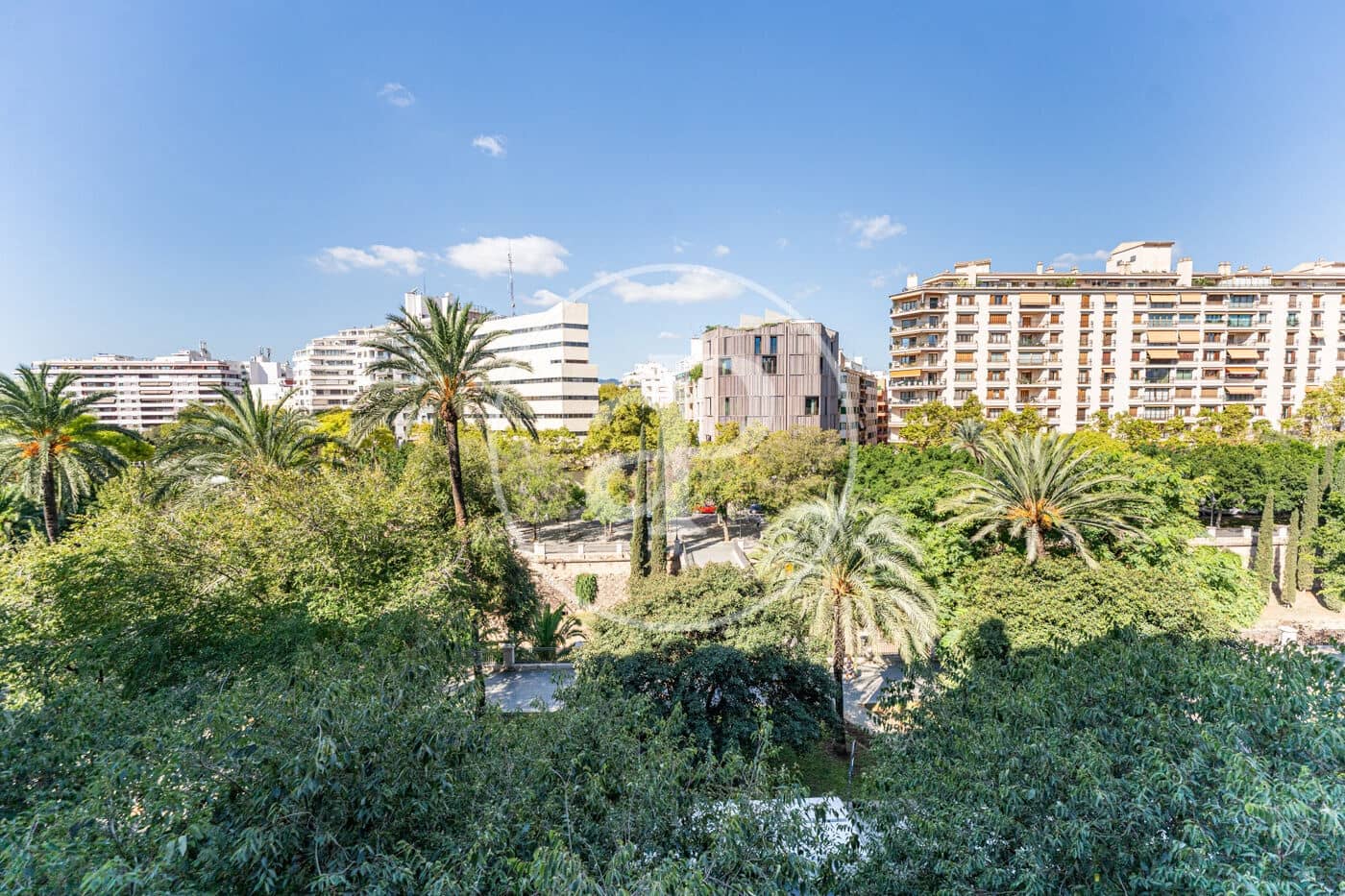 3 slaapkamer Appartement te huur in Palma de Mallorca met garage - € 3.200 (Ref: 9303548)